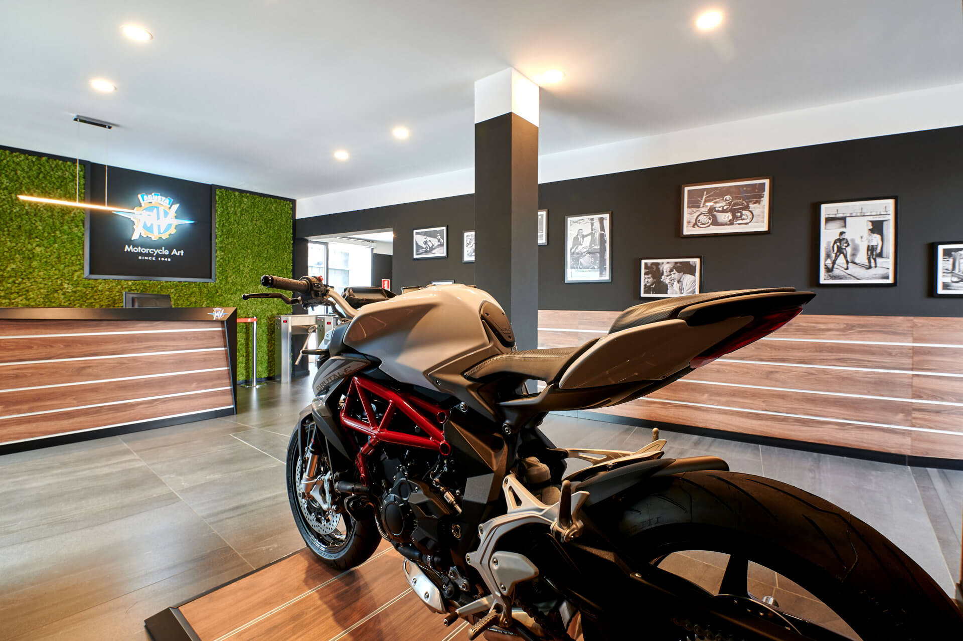 MV Agusta Teppich Showroom, Werkstattmatte, Garage GRGMAT in